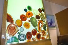 若狭めのうで、自分だけの特別な記念品を作ろう～若狭めのう磨き体験～