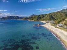 テレビ番組の取材でタレントの豊福海央さんが水晶浜にお越しになりました！
