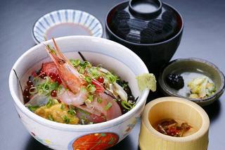■地魚料理 まるさん屋　お刺身丼